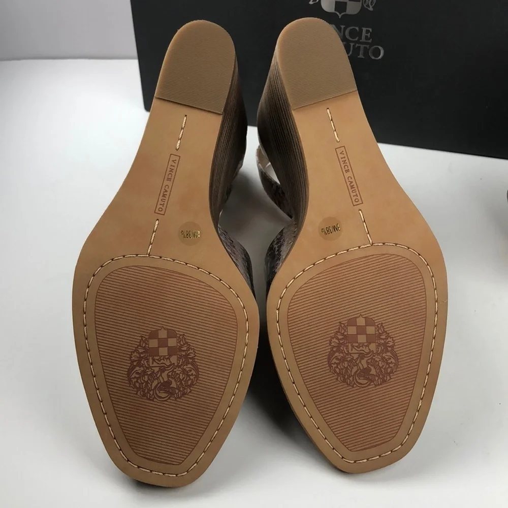 NEW Vince Camuto Deedriana Peep Toe Wedges 8